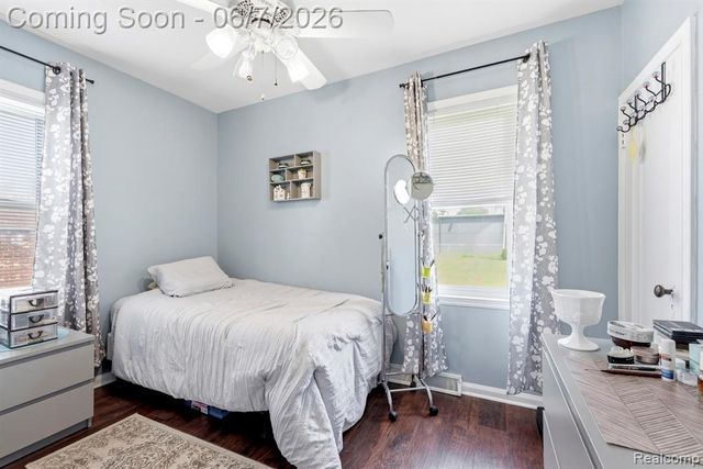 2048 Arcola Street, Garden City, MI 48135