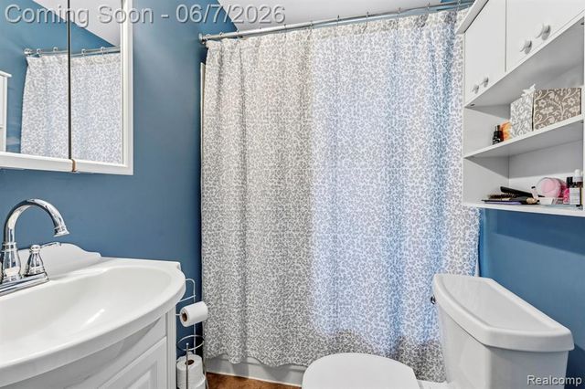 2048 Arcola Street, Garden City, MI 48135
