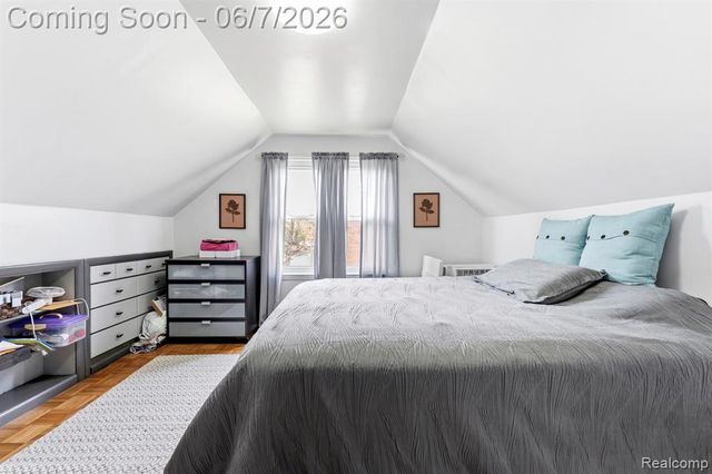 2048 Arcola Street, Garden City, MI 48135