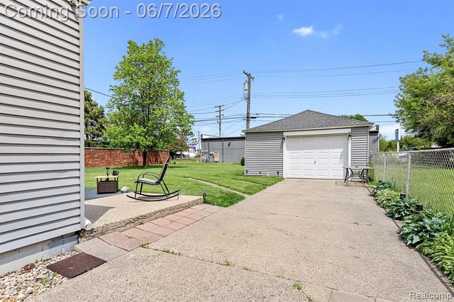 2048 Arcola Street, Garden City, MI 48135