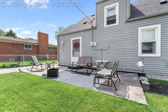2048 Arcola Street, Garden City, MI 48135