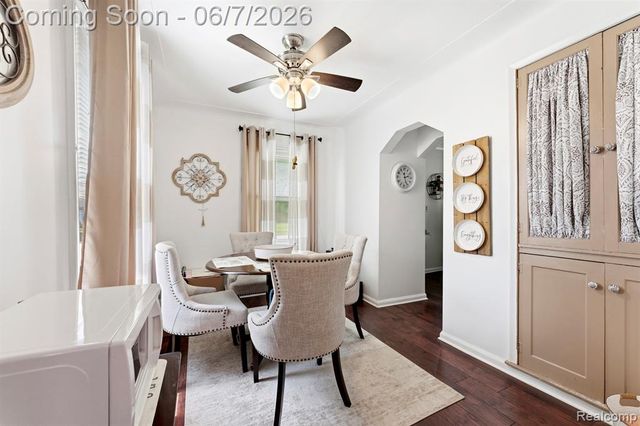 2048 Arcola Street, Garden City, MI 48135