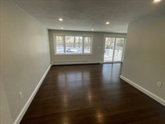 28 Brown St, Maynard, MA 01754