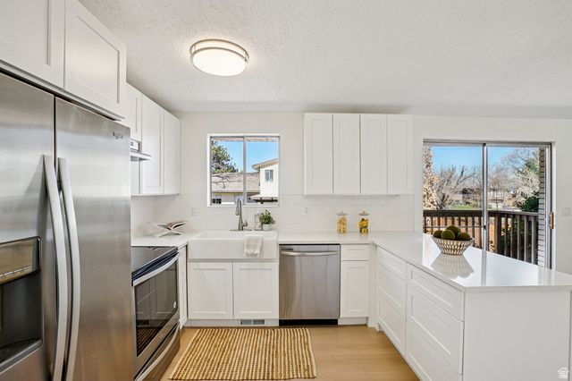 7404 S SUNHILL CIR, Cottonwood Heights, UT 84121