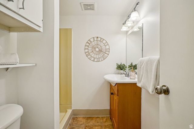 7404 S SUNHILL CIR, Cottonwood Heights, UT 84121