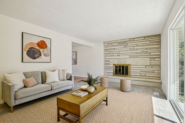 7404 S SUNHILL CIR, Cottonwood Heights, UT 84121