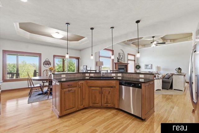 16378 Cheyenne Road, Omaha, NE 68136