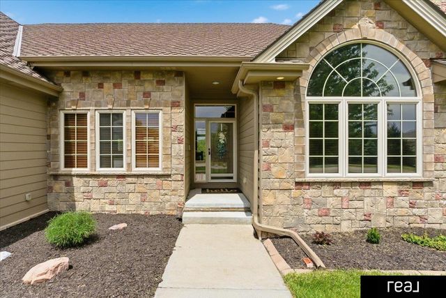 16378 Cheyenne Road, Omaha, NE 68136