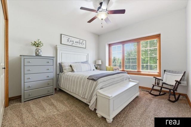 16378 Cheyenne Road, Omaha, NE 68136