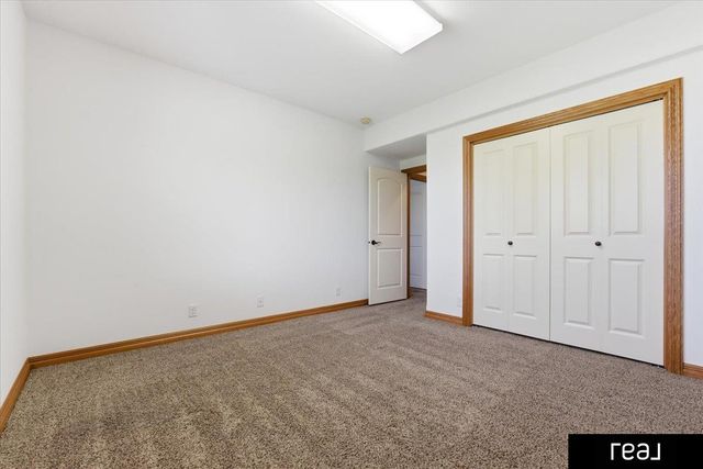 16378 Cheyenne Road, Omaha, NE 68136