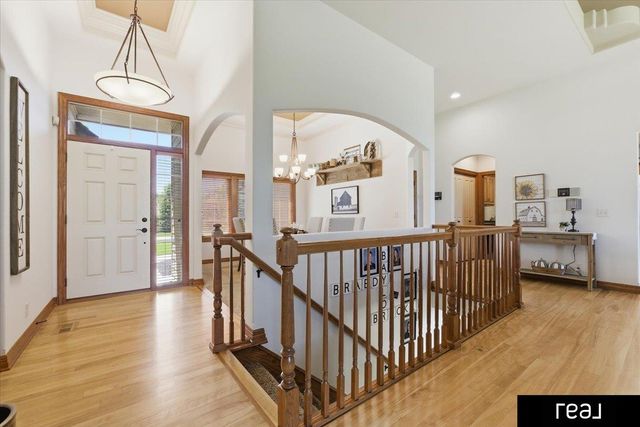 16378 Cheyenne Road, Omaha, NE 68136