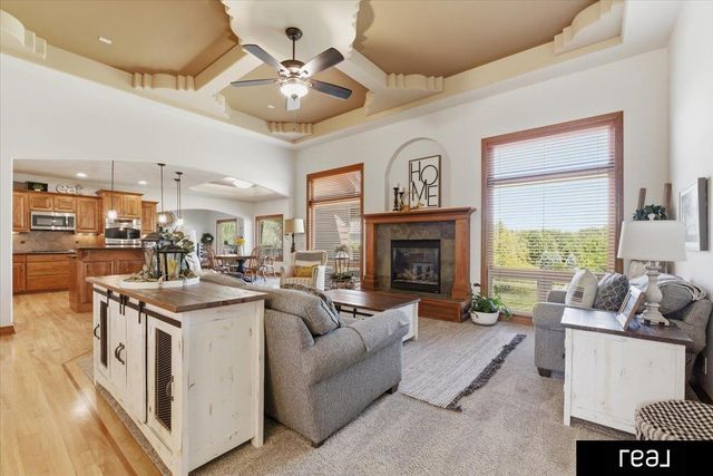 16378 Cheyenne Road, Omaha, NE 68136