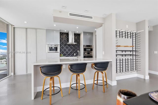 6365 Collins Ave 4307, Miami Beach, FL 33141