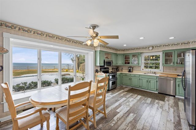 21 Seacliff Lane, Miller Place, NY 11764