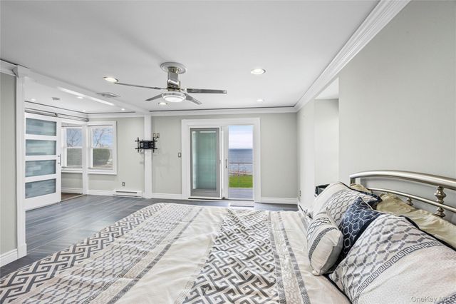 21 Seacliff Lane, Miller Place, NY 11764