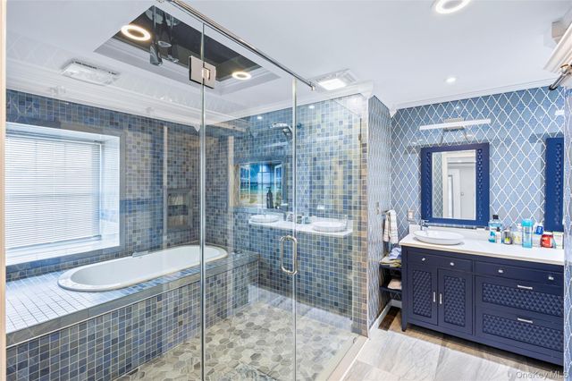 21 Seacliff Lane, Miller Place, NY 11764