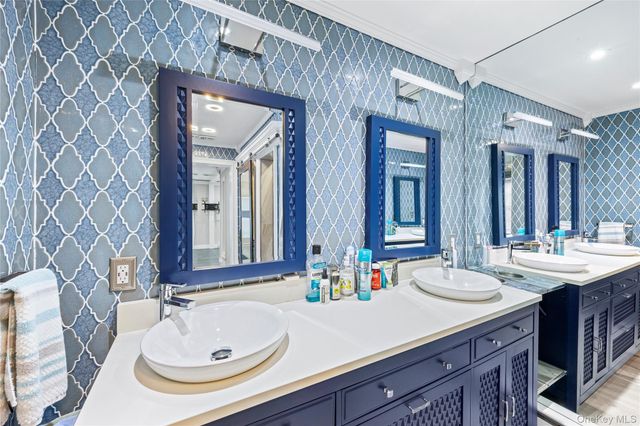 21 Seacliff Lane, Miller Place, NY 11764