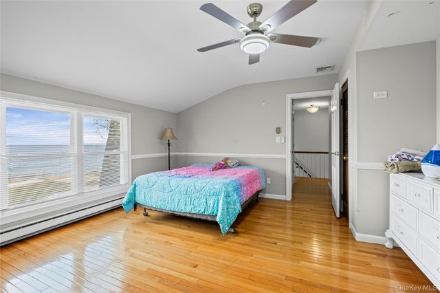 21 Seacliff Lane, Miller Place, NY 11764