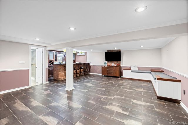 21 Seacliff Lane, Miller Place, NY 11764