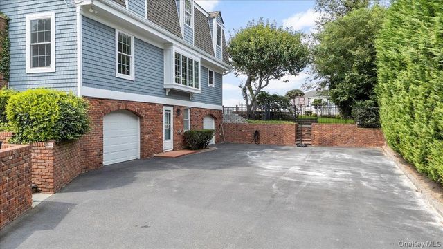 21 Seacliff Lane, Miller Place, NY 11764