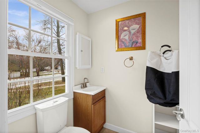 21 Seacliff Lane, Miller Place, NY 11764