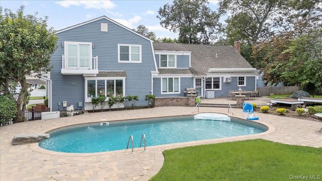 21 Seacliff Lane, Miller Place, NY 11764