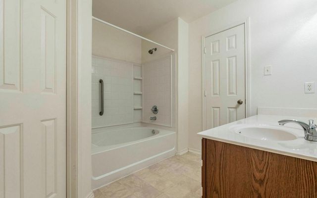 1736 Bayland ST, Round Rock, TX 78664