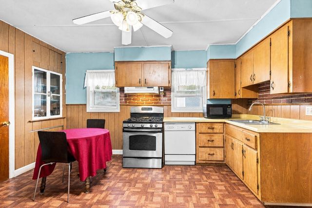 257 Austin St, New Bedford, MA 02740