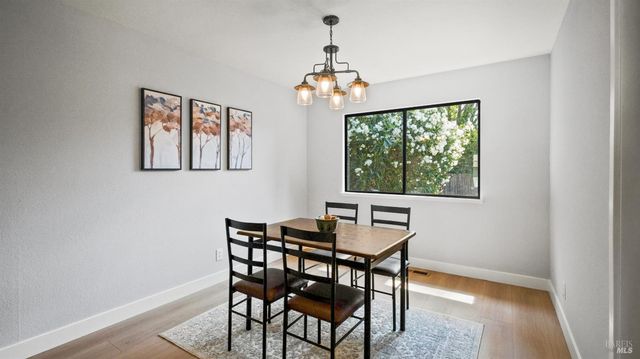 3265 Arroyo Dr, Fairfield, CA 94533