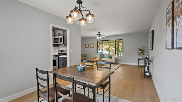 3265 Arroyo Dr, Fairfield, CA 94533