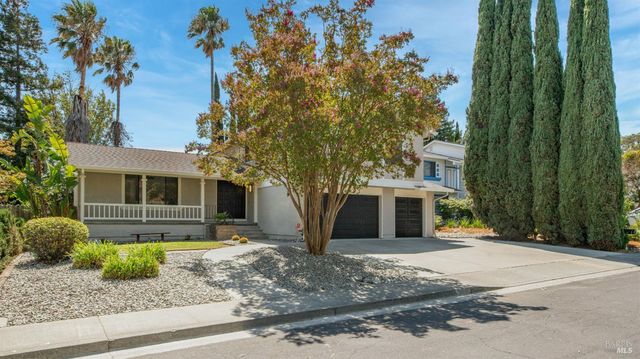 3265 Arroyo Dr, Fairfield, CA 94533