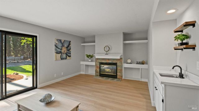 3265 Arroyo Dr, Fairfield, CA 94533