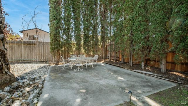 3265 Arroyo Dr, Fairfield, CA 94533