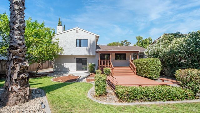3265 Arroyo Dr, Fairfield, CA 94533