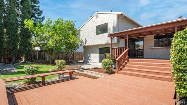 3265 Arroyo Dr, Fairfield, CA 94533