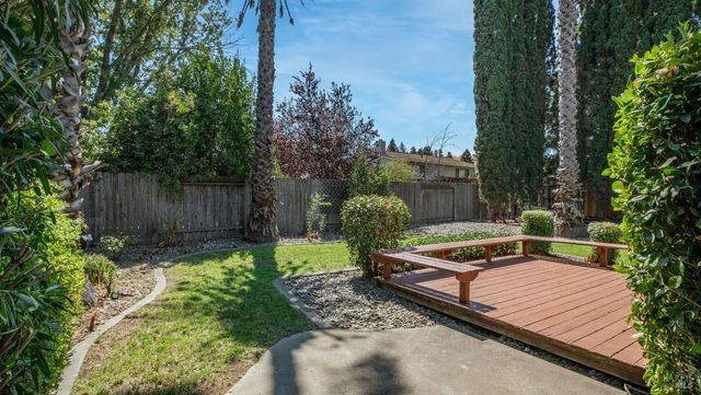3265 Arroyo Dr, Fairfield, CA 94533