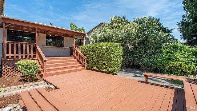 3265 Arroyo Dr, Fairfield, CA 94533