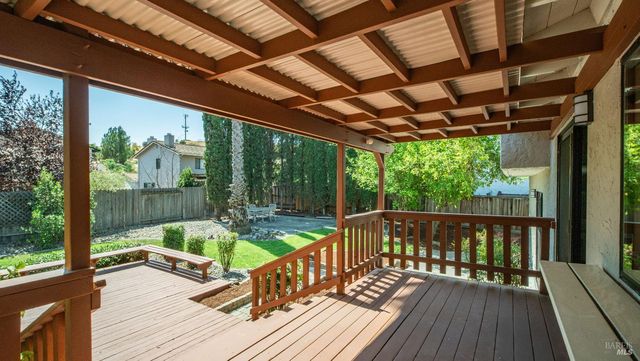 3265 Arroyo Dr, Fairfield, CA 94533