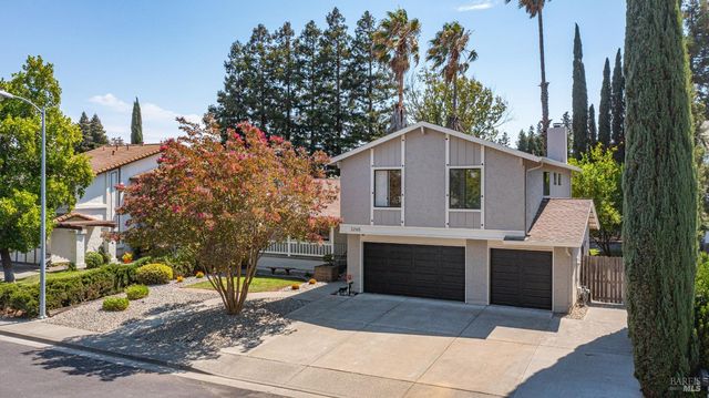 3265 Arroyo Dr, Fairfield, CA 94533