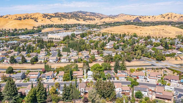 3265 Arroyo Dr, Fairfield, CA 94533