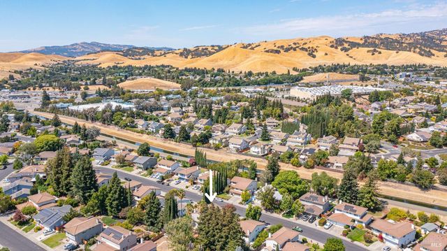 3265 Arroyo Dr, Fairfield, CA 94533