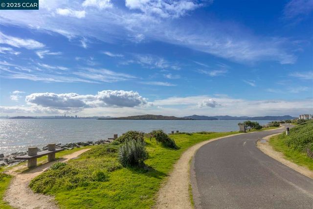 1406 Monterey St, Richmond, CA 94804