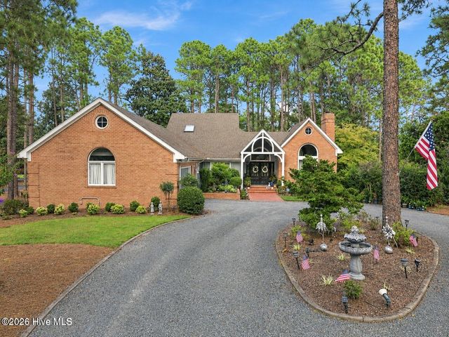 64 Pinewild Drive, Pinehurst, NC 28374