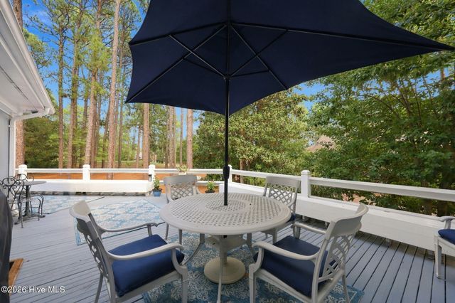 64 Pinewild Drive, Pinehurst, NC 28374