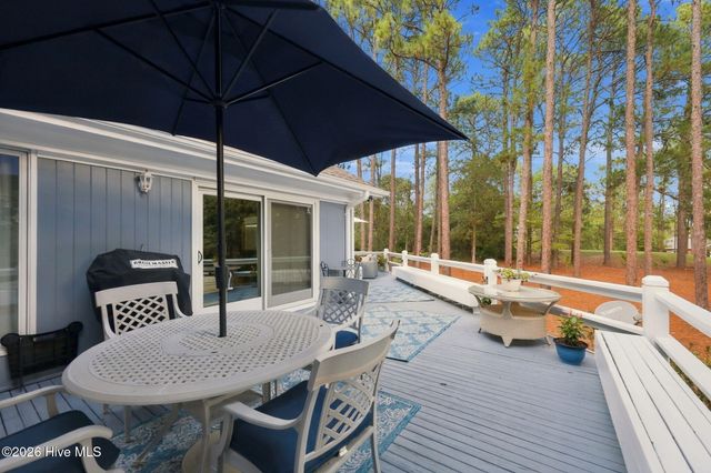 64 Pinewild Drive, Pinehurst, NC 28374