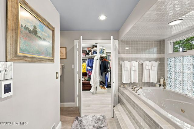 64 Pinewild Drive, Pinehurst, NC 28374
