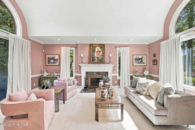 64 Pinewild Drive, Pinehurst, NC 28374