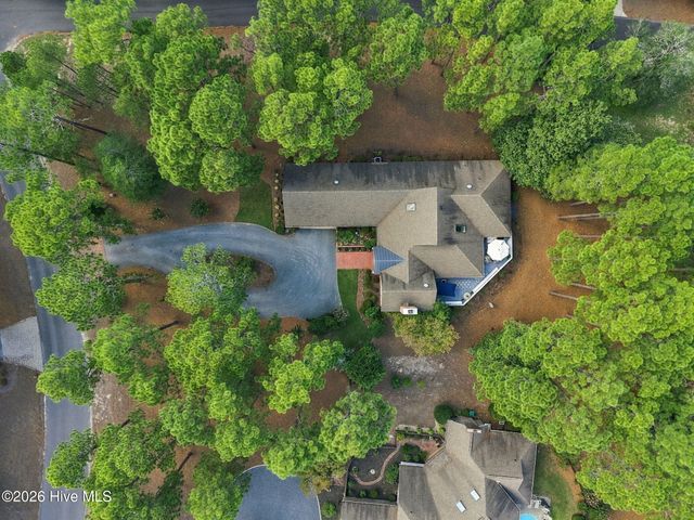 64 Pinewild Drive, Pinehurst, NC 28374