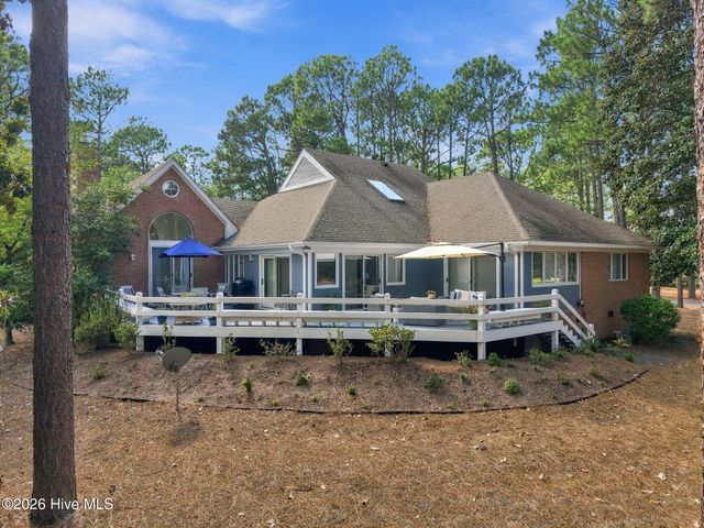 64 Pinewild Drive, Pinehurst, NC 28374