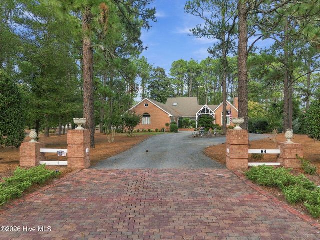64 Pinewild Drive, Pinehurst, NC 28374